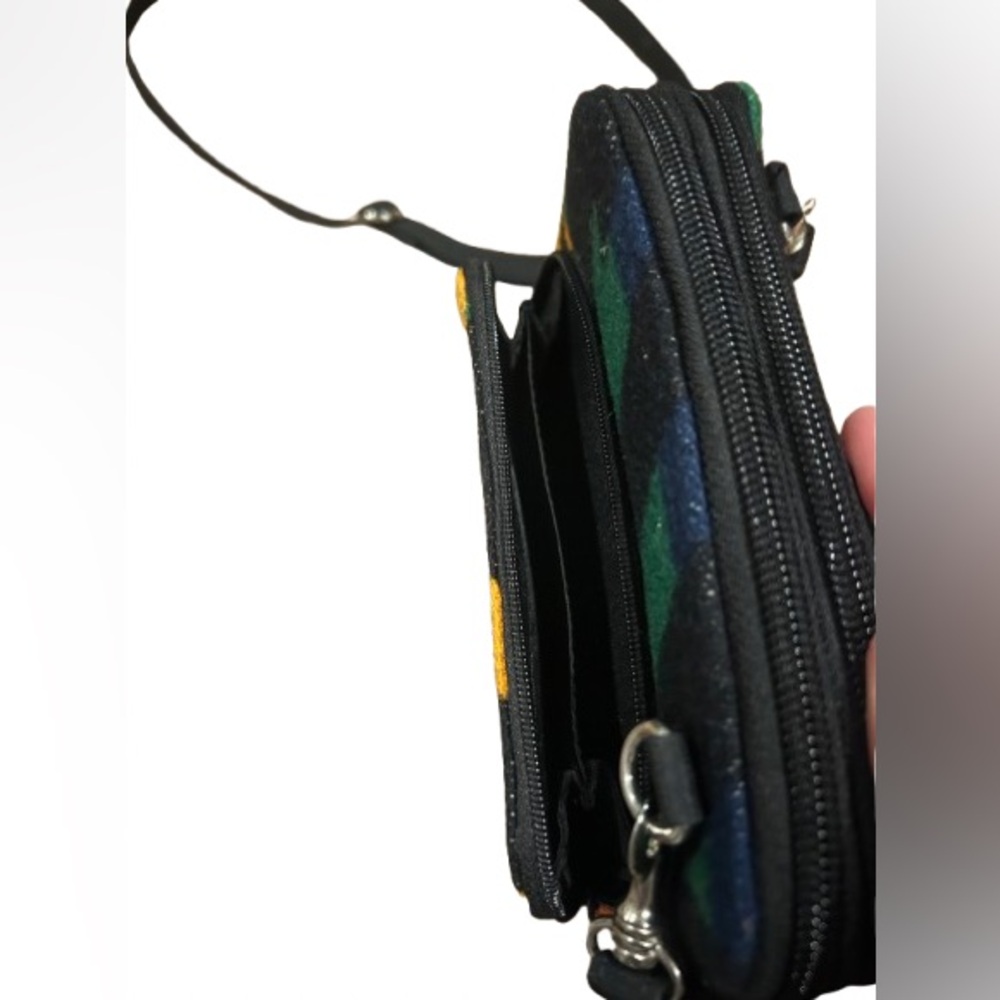 Pendleton Women’s Black and Multicolor Crossbody Bag with pockets - Picture 6 of 10